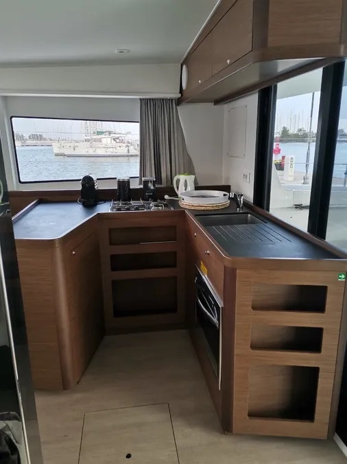 Yacht LAGOON - 42 "Premium"