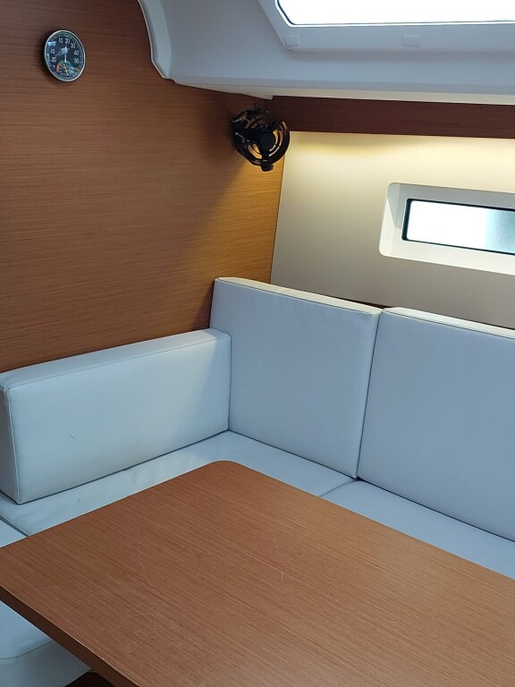 Yacht JEANNEAU - Sun Odyssey 440 "Bonbon"