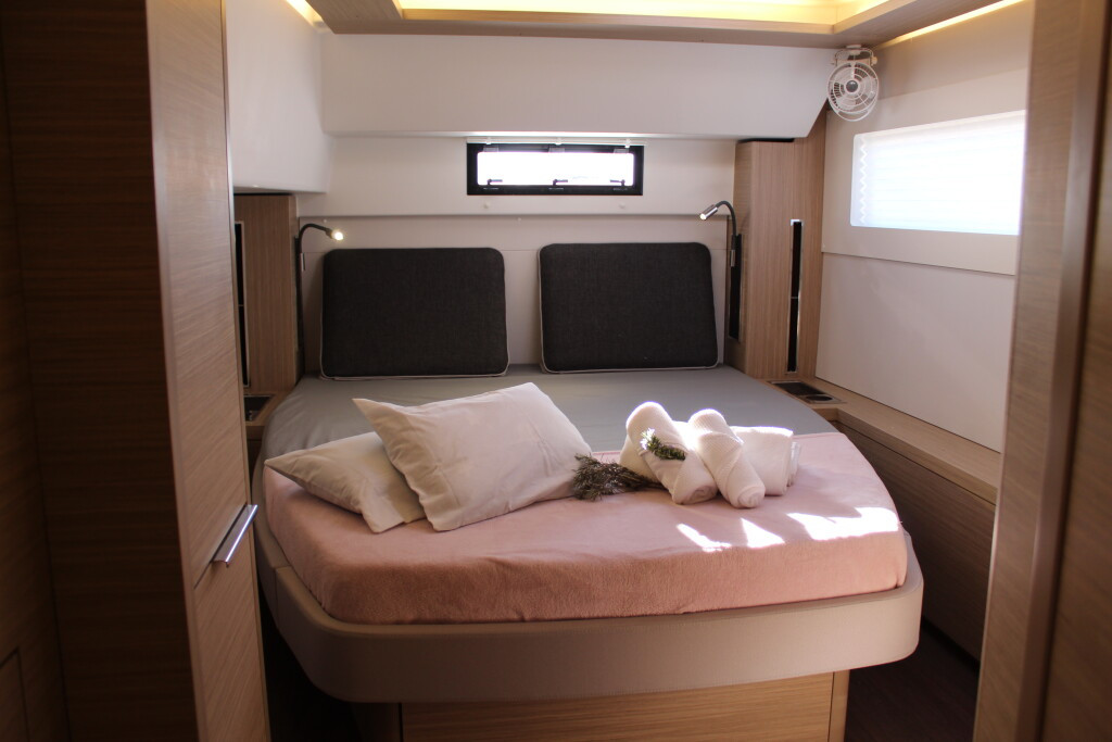 Yacht LAGOON - 46 "Changes"