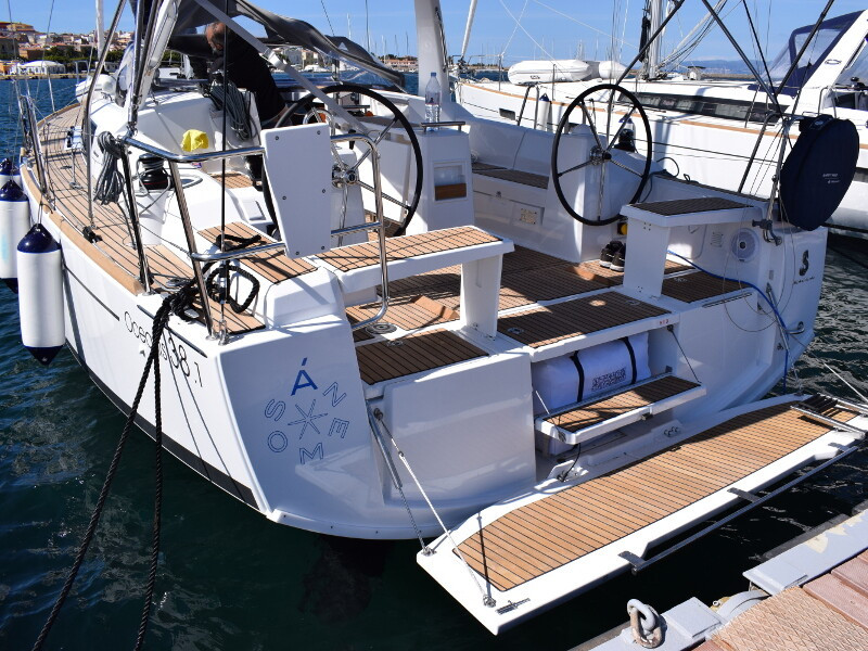 Yacht BENETEAU - Oceanis 38 "Ánemos"