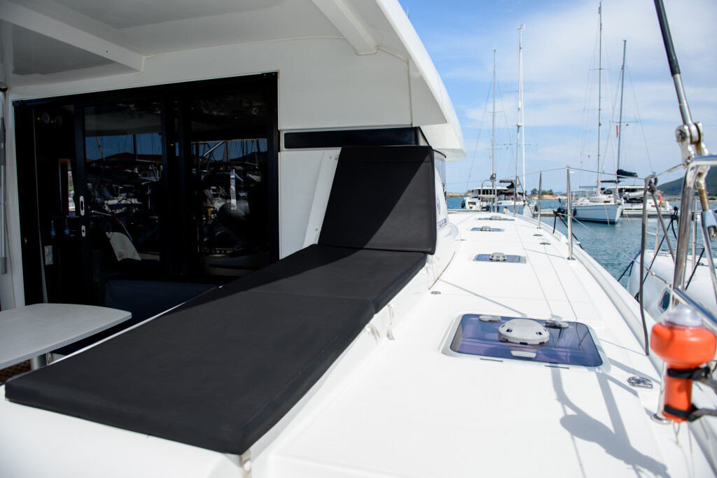 Yacht LAGOON - 42 "Full Moon"