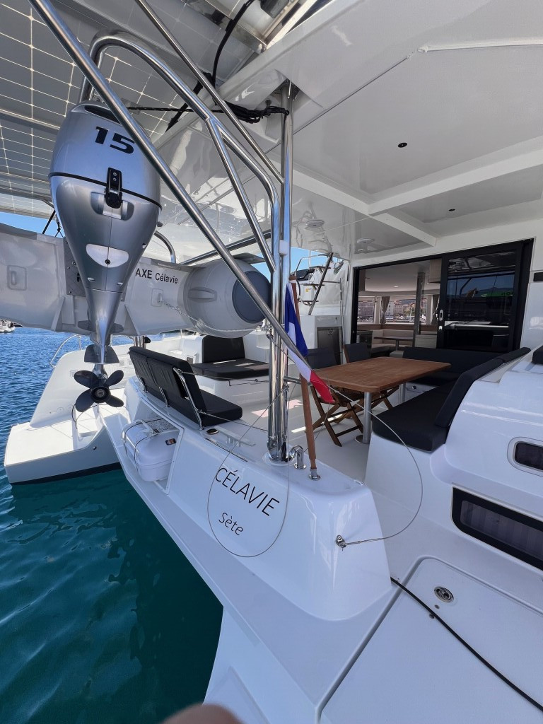 Yacht LAGOON - 42 "Celavie"