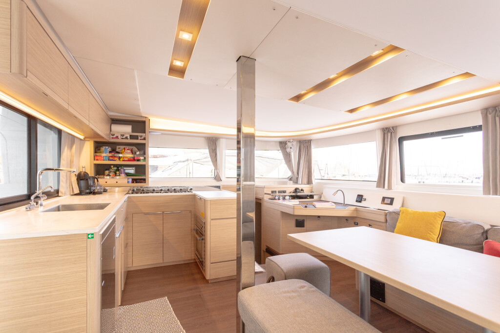 Yacht LAGOON - 46 "Jemale"