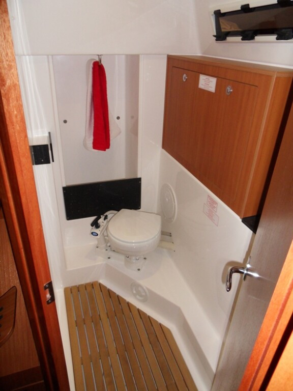 Yacht BAVARIA - Cruiser 32 "Star Chiara"