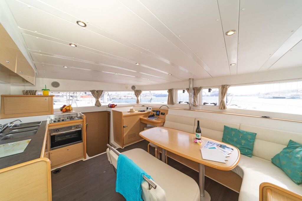 Yacht LAGOON - 421 "Silverstar II"