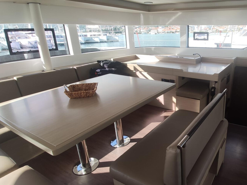Yacht LAGOON - 51 "Euphoria IV"