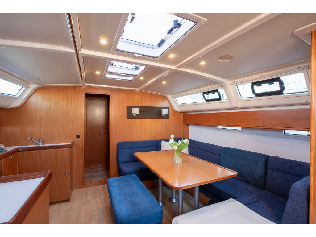 Yacht BAVARIA - Cruiser 51 "Wild at Sea"