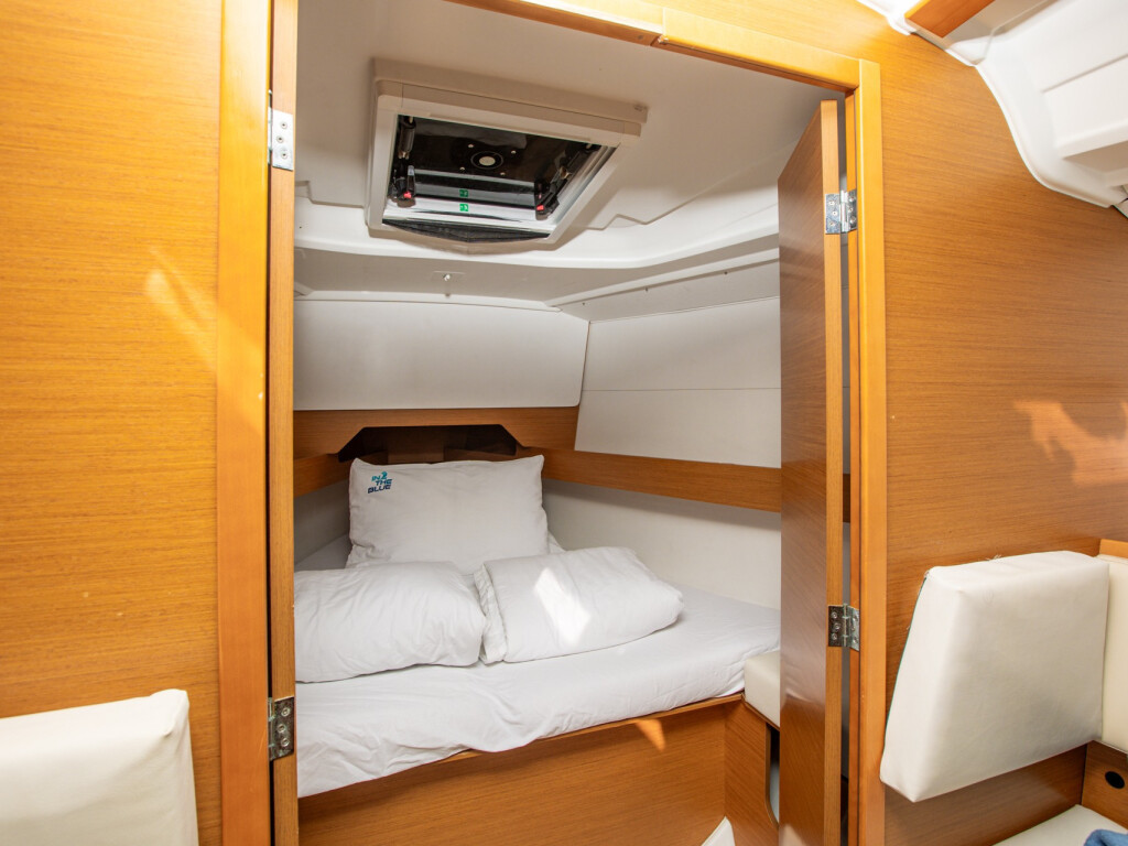 Yacht JEANNEAU - Sun Odyssey 349 "Gin Tonic"