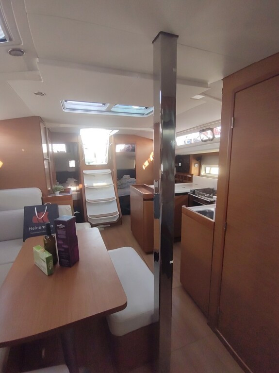 Yacht JEANNEAU - Sun Odyssey 440 "Habibi"