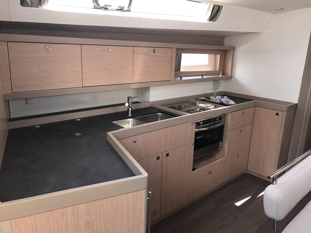 Yacht BENETEAU - Oceanis 45 "Algeiba"