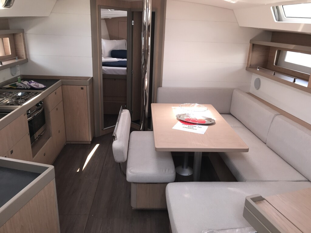 Yacht BENETEAU - Oceanis 45 "Algeiba"