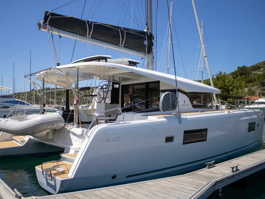 Yacht LAGOON - 42 "Best Q"