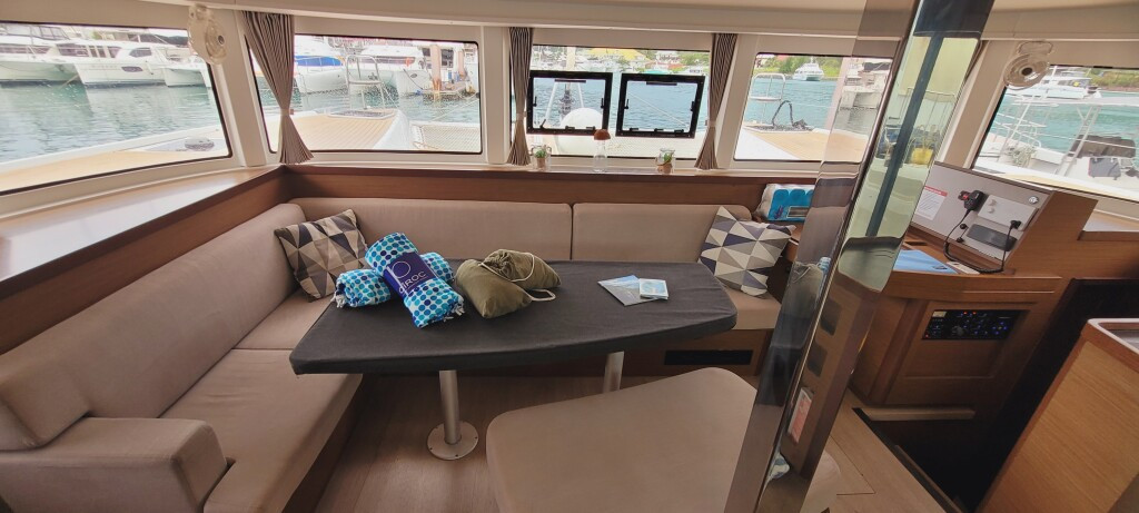 Yacht LAGOON - 42 "Best Q"