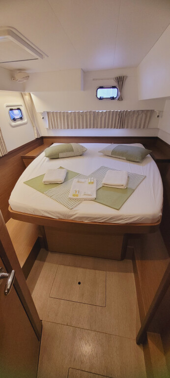 Yacht LAGOON - 42 "Best Q"