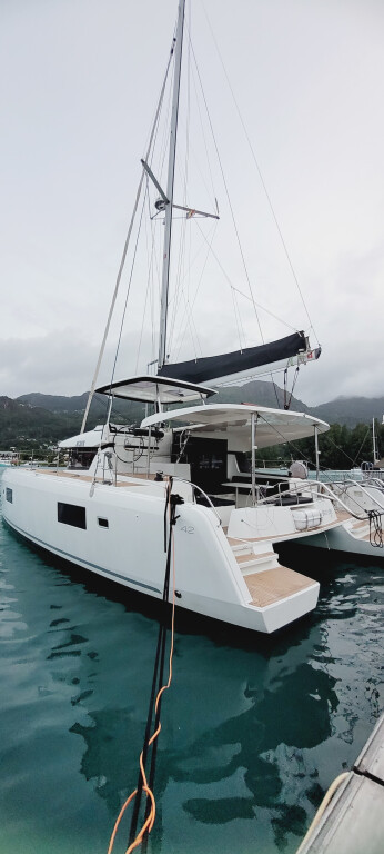 Yacht LAGOON - 42 "Best Love"