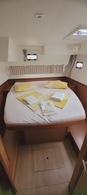 Yacht LAGOON - 42 "Best Love"