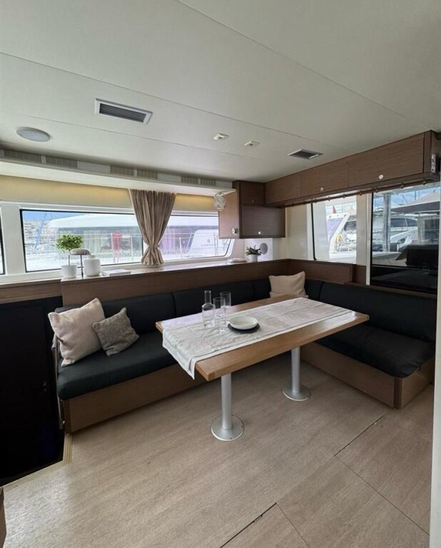 Yacht LAGOON - 52 F "Jolie"