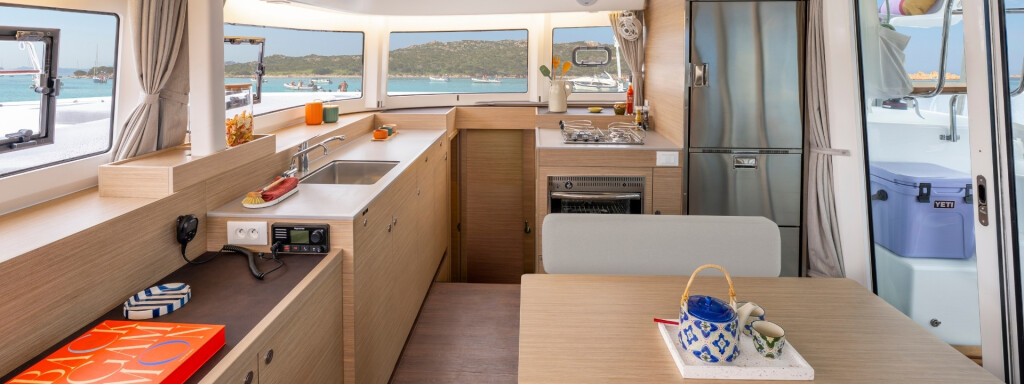 Yacht LAGOON - 38 "Saron"