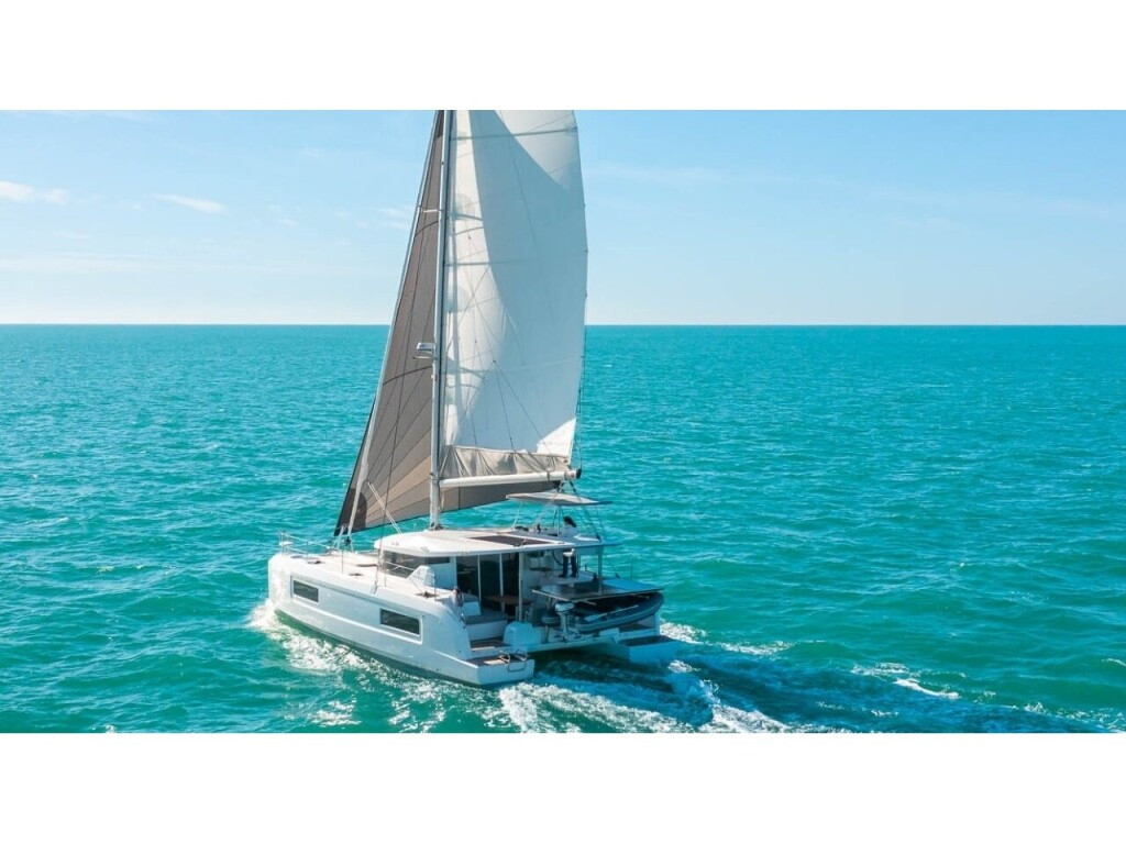 Yacht LAGOON - 38 "Saron"