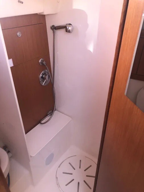 Yacht BAVARIA - 43 Cruiser "Aqua Dream"