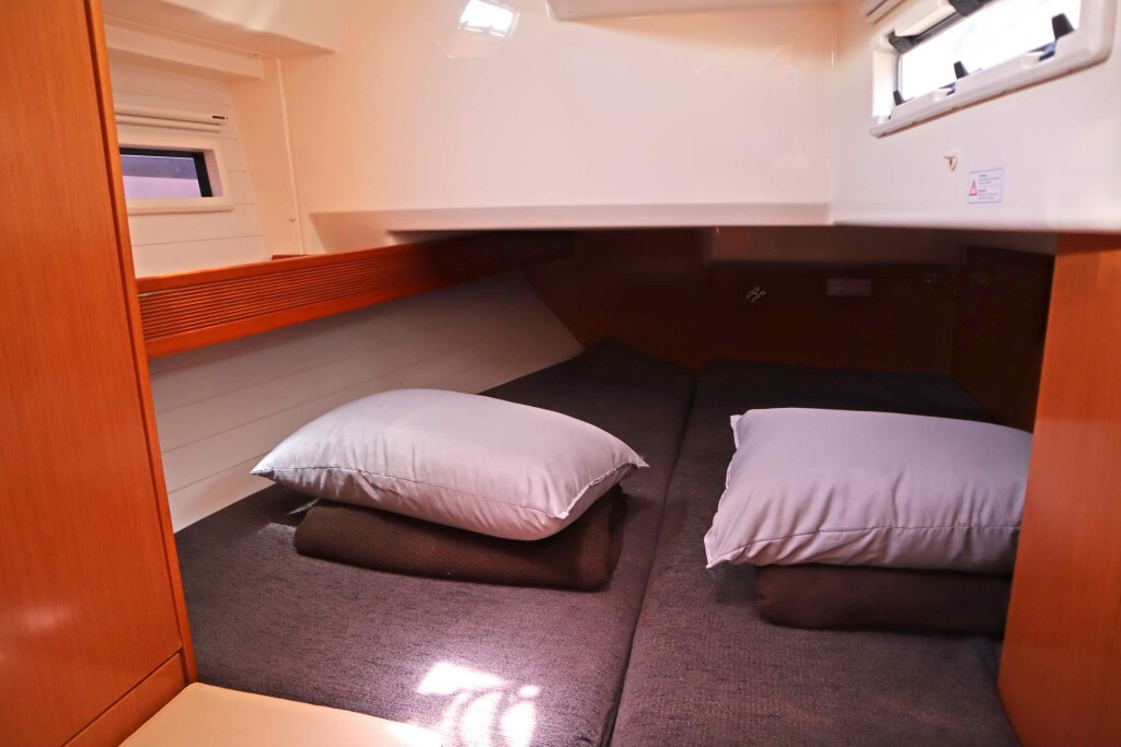 Yacht BAVARIA - Cruiser 40 "Fortuna Redux"