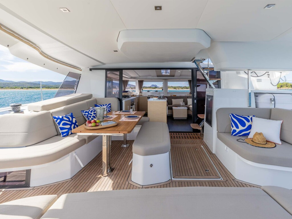 Yacht FOUNTAINE PAJOT - 44 "Adela"