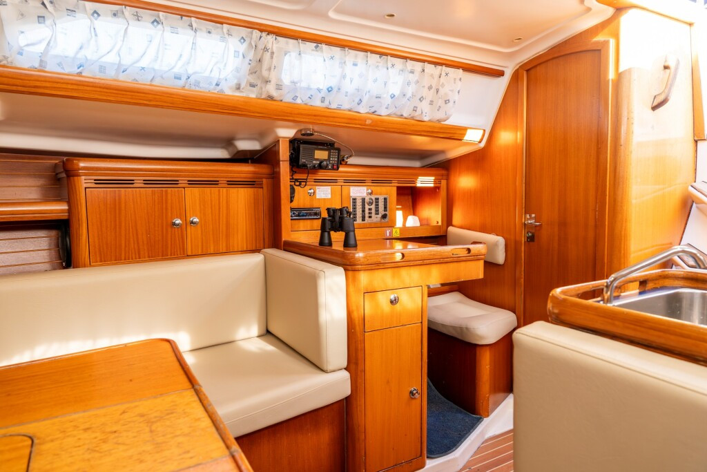 Yacht ELAN - 333 "Brina"