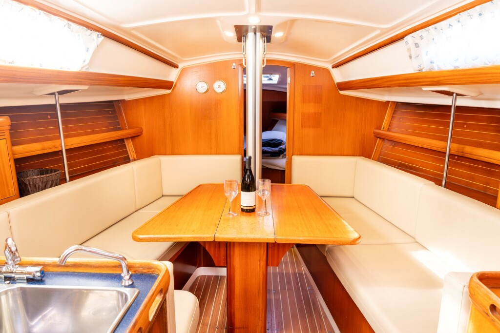 Yacht ELAN - 333 "Brina"