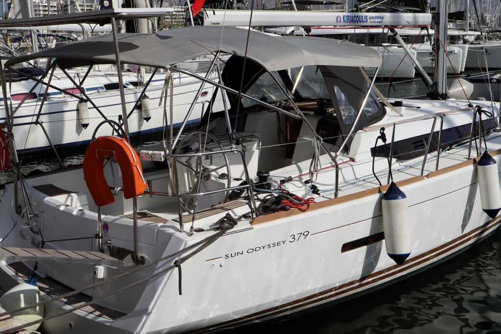 Yacht JEANNEAU - Sun Odyssey 379 "Oyster Shell"