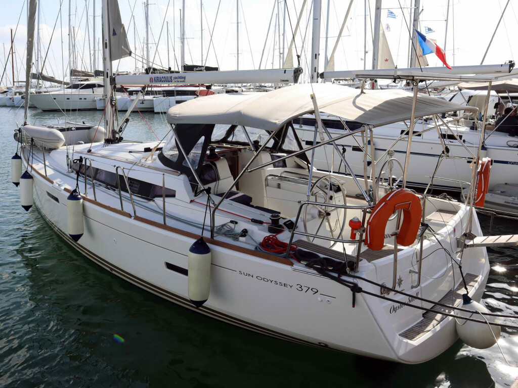 Yacht JEANNEAU - Sun Odyssey 379 "Oyster Shell"