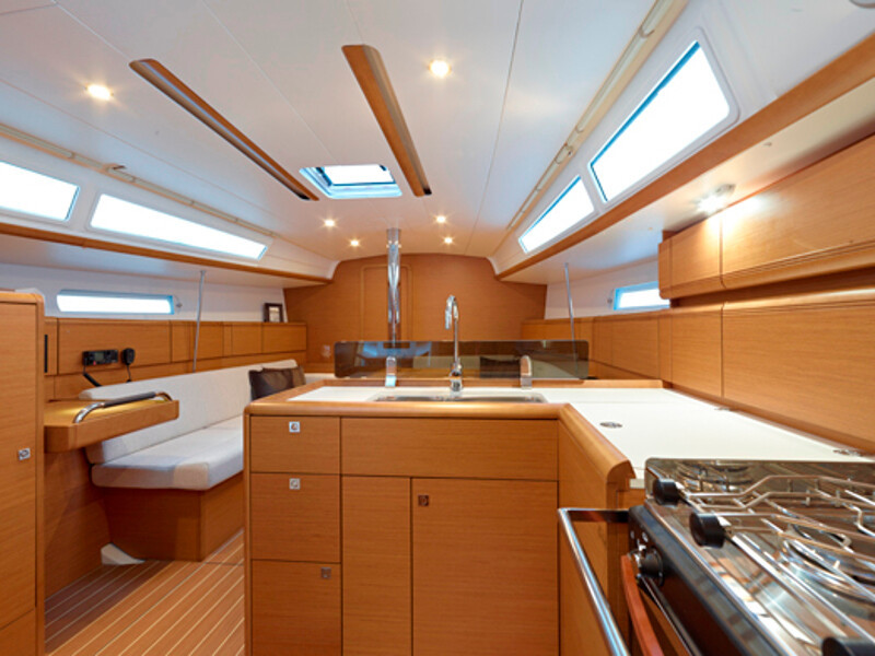 Yacht JEANNEAU - Sun Odyssey 379 "Oyster Shell"