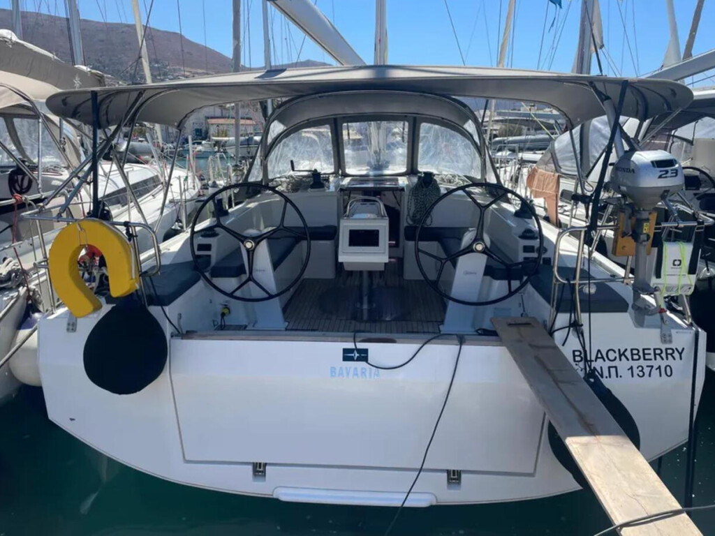 Yacht BAVARIA - C42 "Lima"