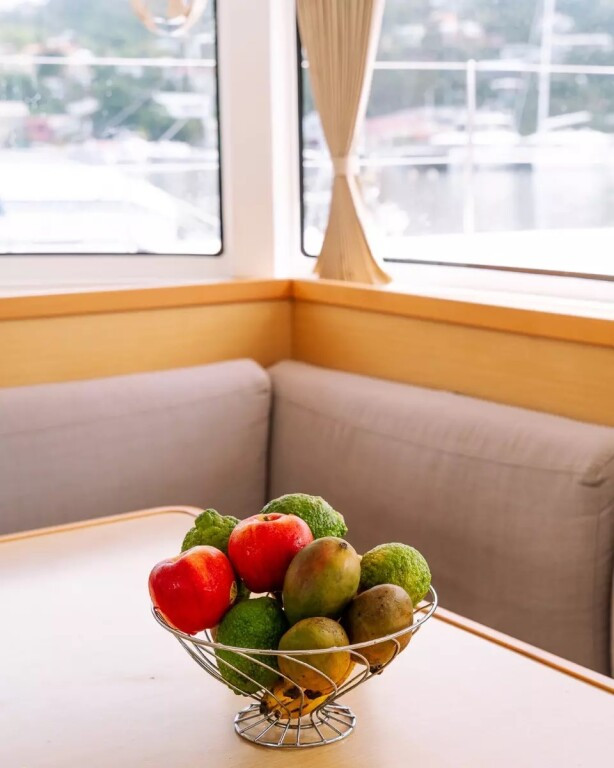 Yacht LAGOON - 42 "Benetnash II"