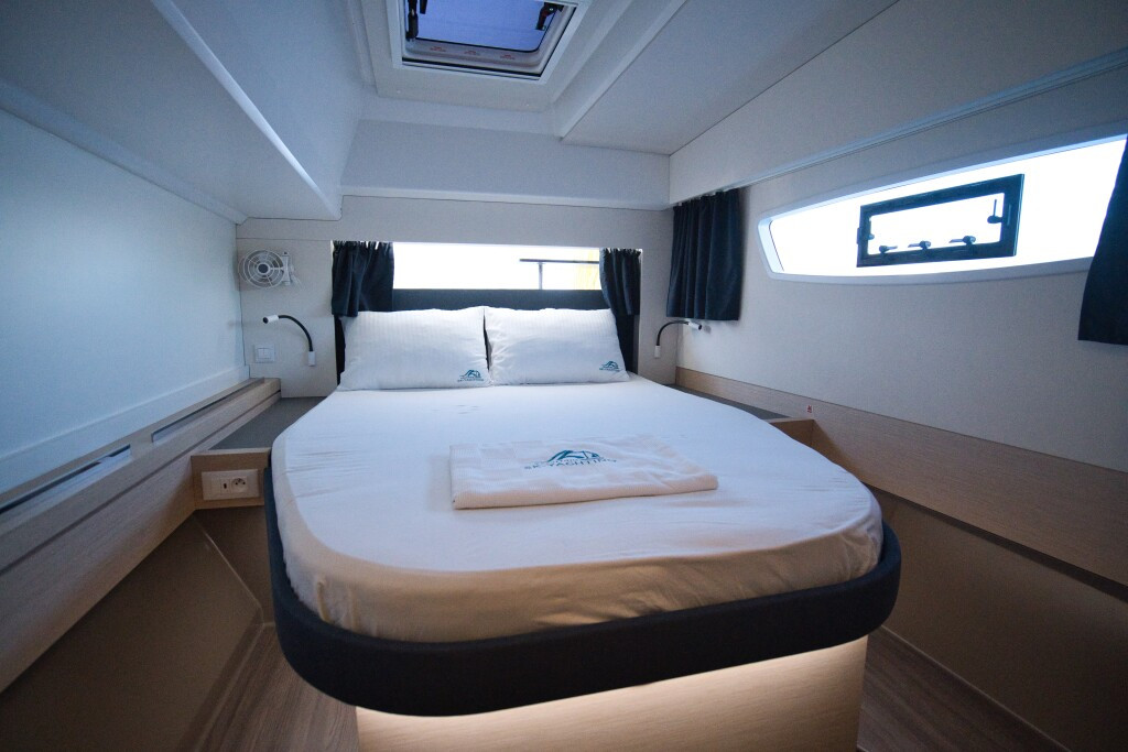 Yacht FOUNTAINE PAJOT - Astrea 42 "Adele"