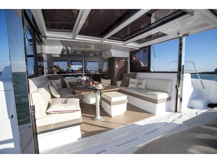 Yacht CATANA - Bali Catspace "Navegame"