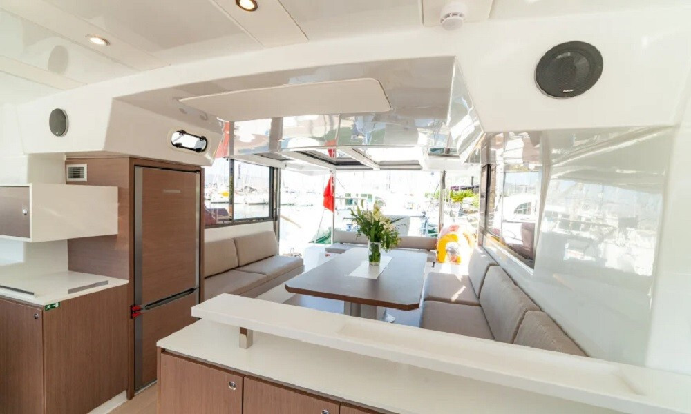 Yacht CATANA - Bali Catspace "Navegame"