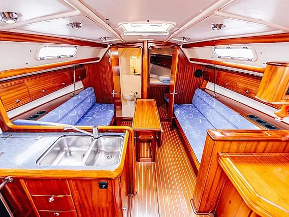 Yacht BAVARIA - 36 "Dolkar"