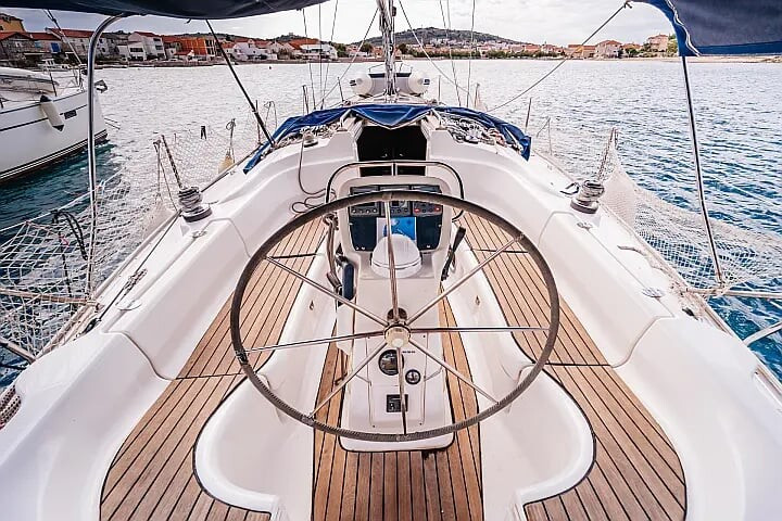 Yacht BAVARIA - 36 "Dolkar"