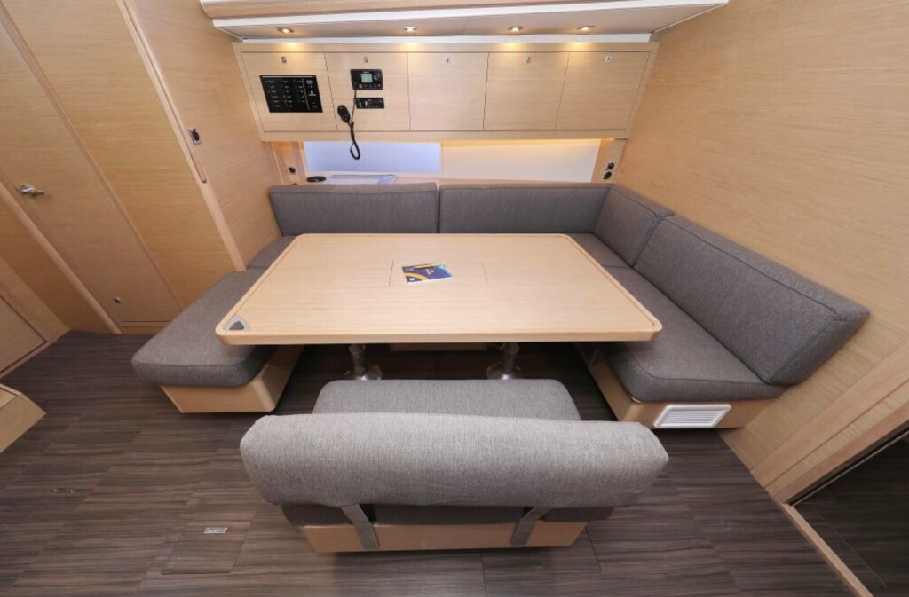 Yacht DUFOUR - 470 "Luisa"