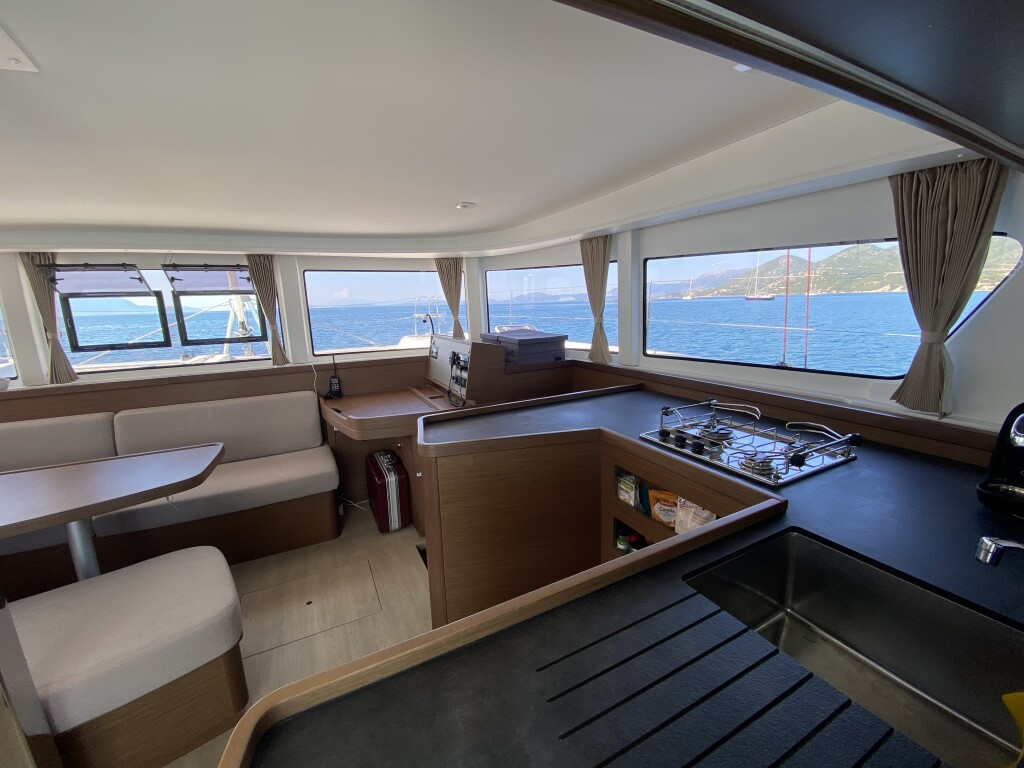 Yacht LAGOON - 42 "Loki"