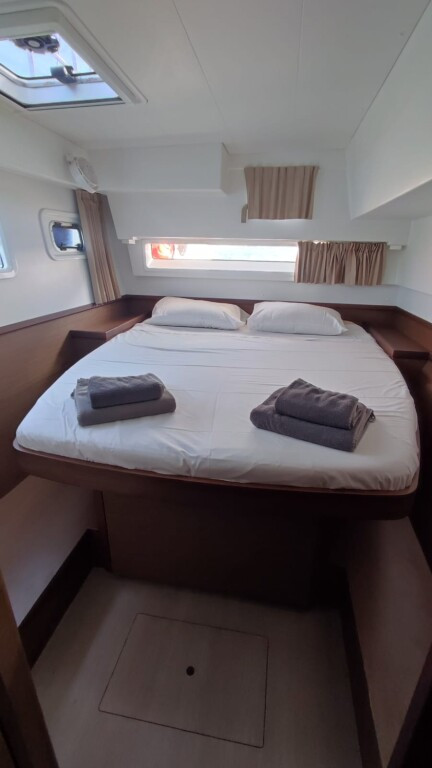 Yacht LAGOON - 42 "Loki"