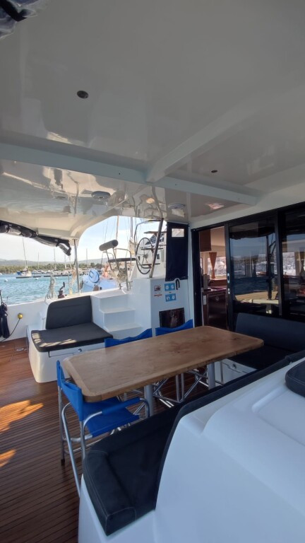 Yacht LAGOON - 42 "Loki"