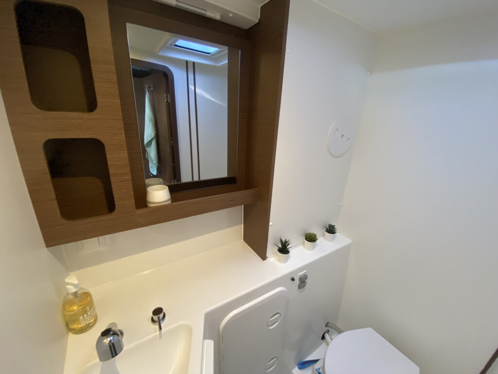 Yacht LAGOON - 42 "Loki"