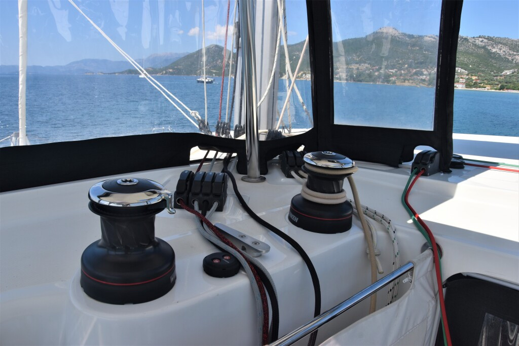 Yacht LAGOON - 42 "Loki"