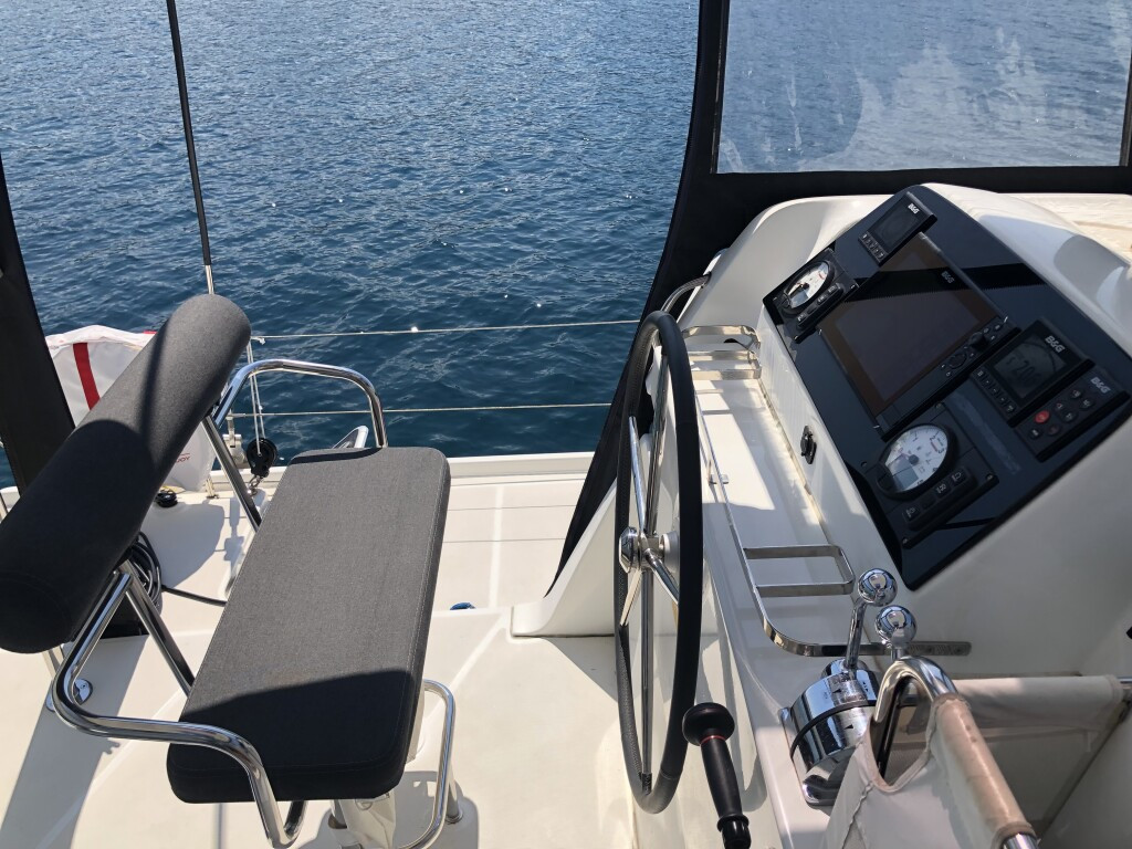 Yacht LAGOON - 42 "Loki"