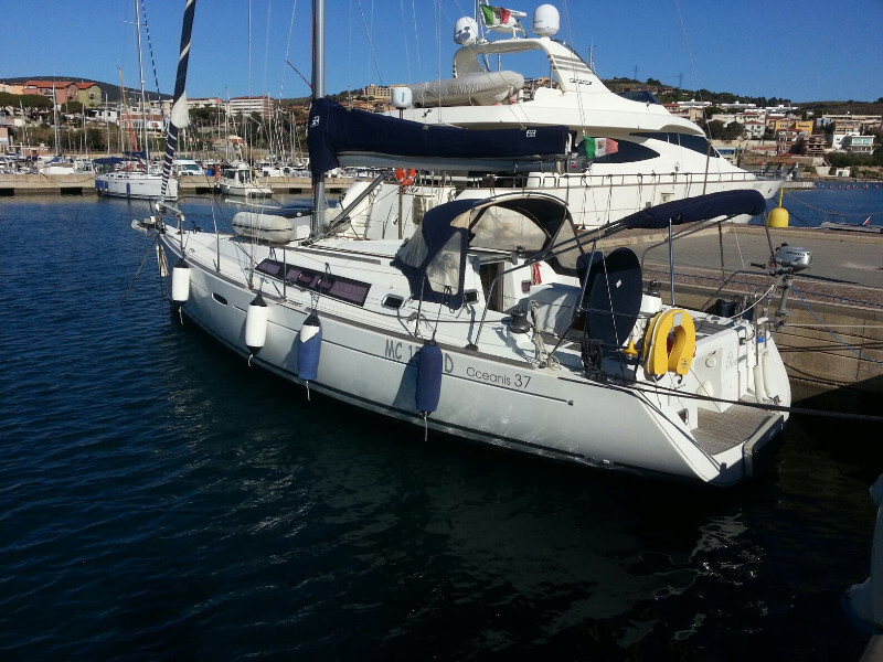 Yacht BENETEAU - Oceanis 37 "Romantica"