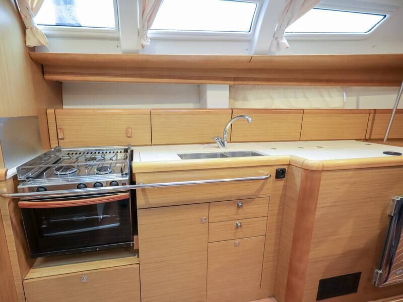 Yacht JEANNEAU - Sun Odyssey 44i "Oceania"