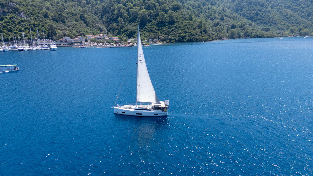 Yacht BAVARIA - C45 Style "Mina 52"