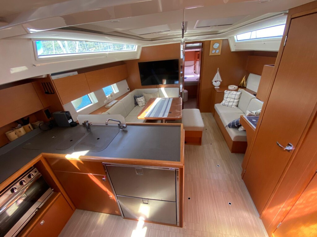Yacht BAVARIA - C45 Style "Mina 52"