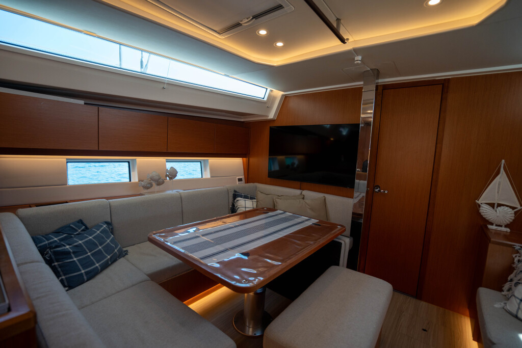 Yacht BAVARIA - C45 Style "Mina 52"